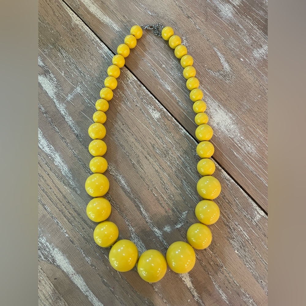 Vintage Retro Sunny Yellow Graduated Bead Necklace